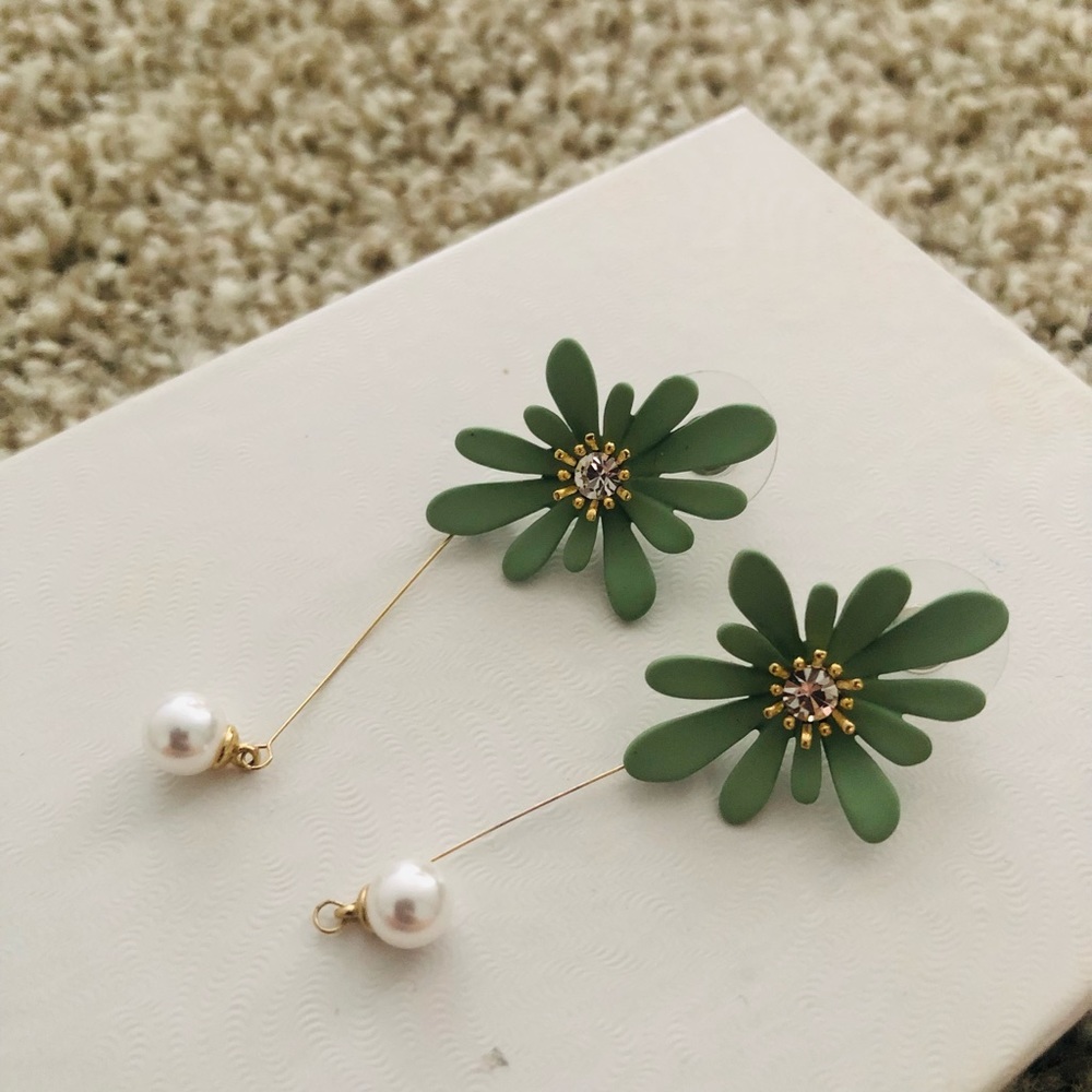 Flower with Pearl Earring